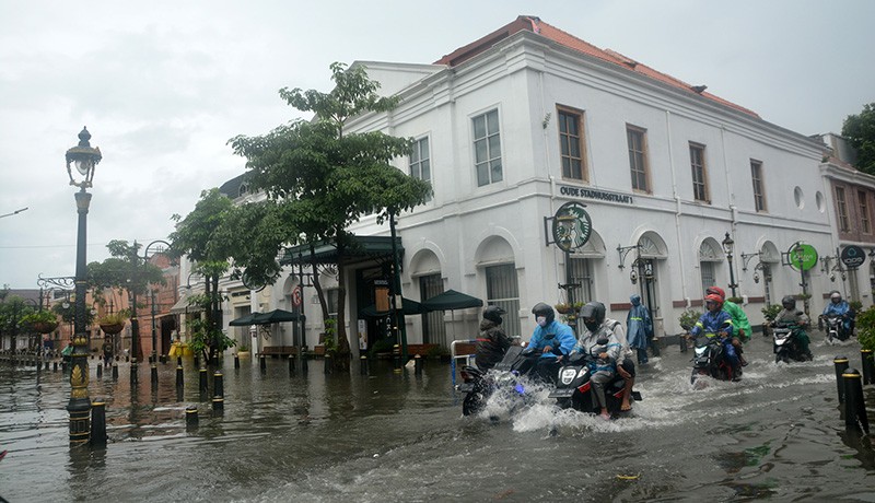 Foto-Foto Kota Lama Semarang Terendam Banjir  - Bagian 2