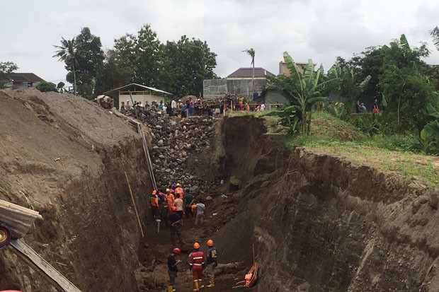 Ini yang Diduga Jadi Penyebab Fondasi Perumahan Longsor Timpa 4 Pekerja