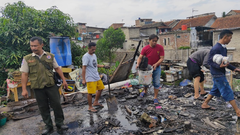 Lantai 2 Rumah Warga Padalarang KBB Terbakar, Api dari dalam Kamar
