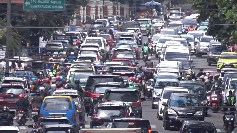 Volume Kendaraan di Kota Bandung Setara Jumlah Penduduk, Pantas Macet