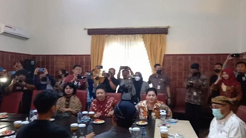 Gibran Gelar Pertemuan Tertutup dengan Kubu Bertikai di Keraton Solo