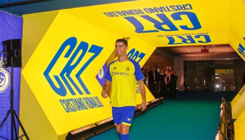Wow, Cristiano Ronaldo Disambut Meriah Fans Al Nassr: Mari Mulai Bekerja! - Bagian 2