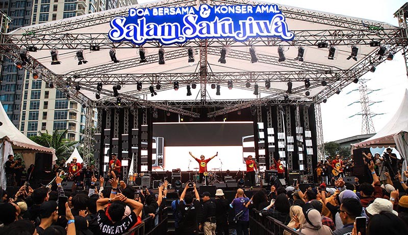 Konser Amal Salam Satu Jiwa Kumpulkan Donasi Rp1,4 Miliar untuk Korban Tragedi Kanjuruhan - Bagian 4