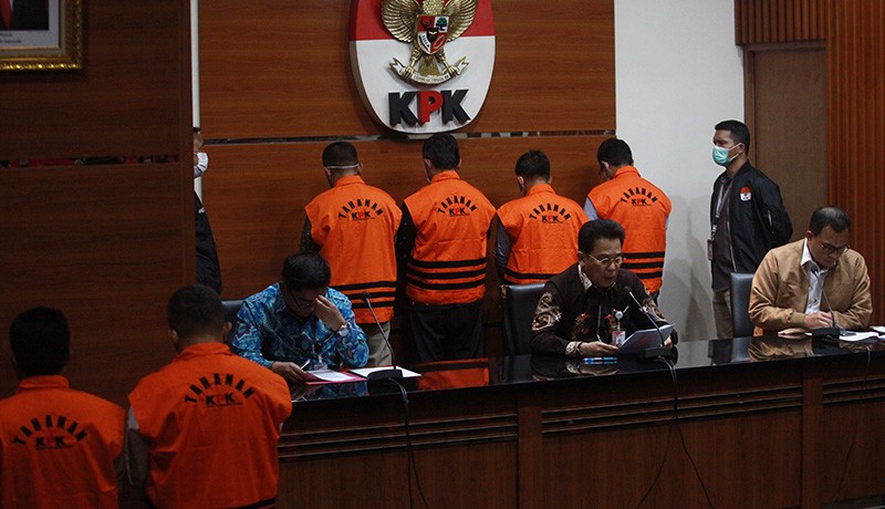 Tampang 10 Anggota DPRD Jambi Periode 2014-2019 Ditahan KPK - Bagian 3