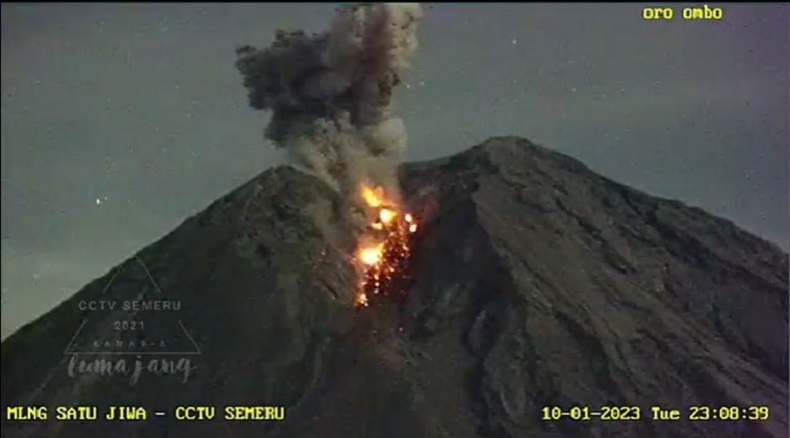 Gunung Semeru Muntahkan Lava Pijar 1.000 Meter, Awas! Awan Panas dan Banjir Lahar