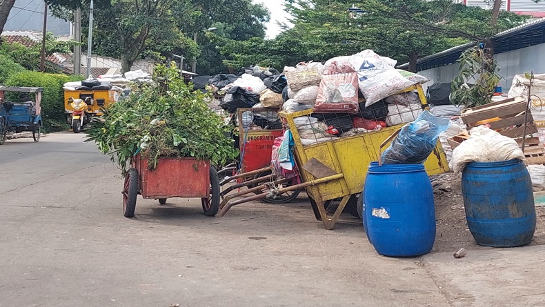 Imbas Akses ke TPA Sarimukti Ambles, Sampah di Cimahi Menggunung Tak Terbuang