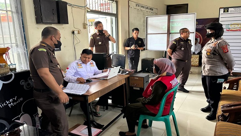 Diduga Korupsi, Kasir Pegadaian Cabang Cilimus Kuningan Resmi Ditahan