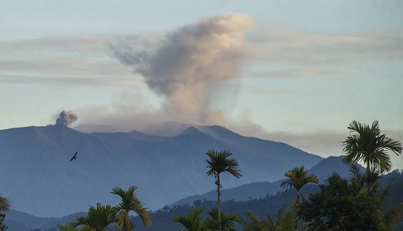 Gunung Marapi Erupsi 127 kali, Tinggi Abu 800 Meter - Bagian 1