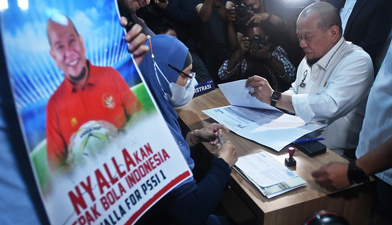 La Nyalla Daftar Calon Ketua Umum PSSI - Bagian 1