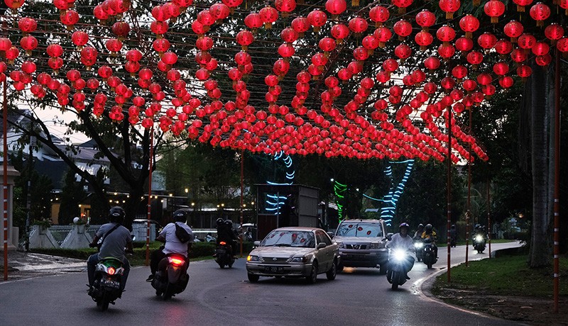 Jelang Imlek 2574, Kota Pontianak Dihiasi Ribuan Lampion - Bagian 1