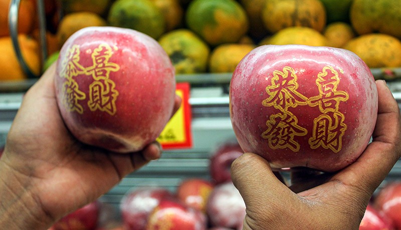 Permintaan Buah-buahan Meningkat untuk Kebutuhan Imlek - Bagian 2