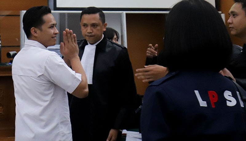 Ekspresi Bharada E Dituntut 12 Tahun Penjara - Bagian 1