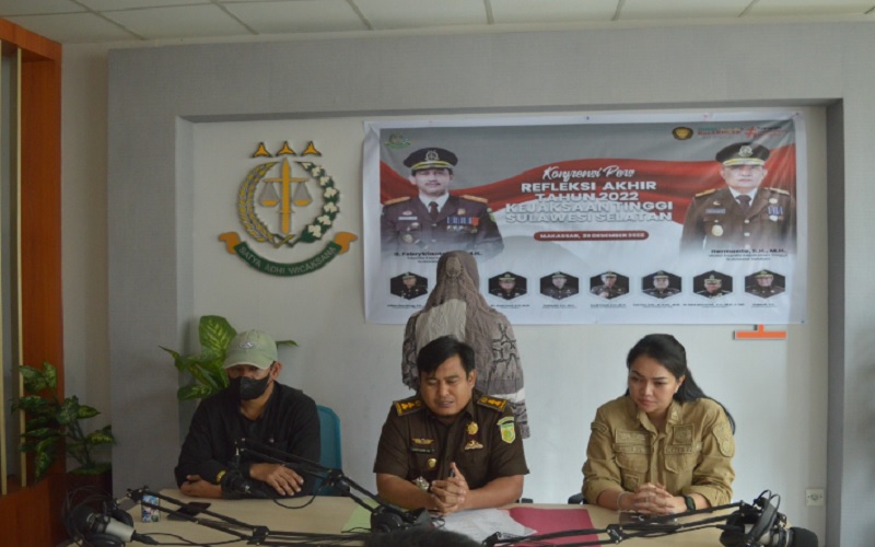 Kejati Sulsel Amankan Buronan Penipuan Berlian Palsu di Makassar