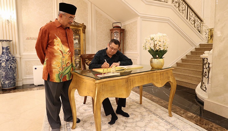 HT Disambut Sultan Melaka, Perkuat Hubungan Indonesia-Malaysia - Bagian 1
