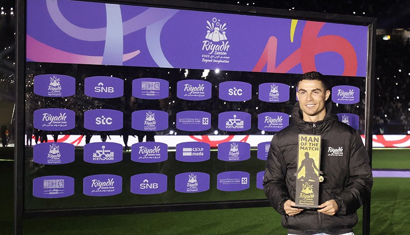 Gaya Cristiano Ronaldo Raih Man of The Match Riyadh All Star XI vs PSG - Bagian 1