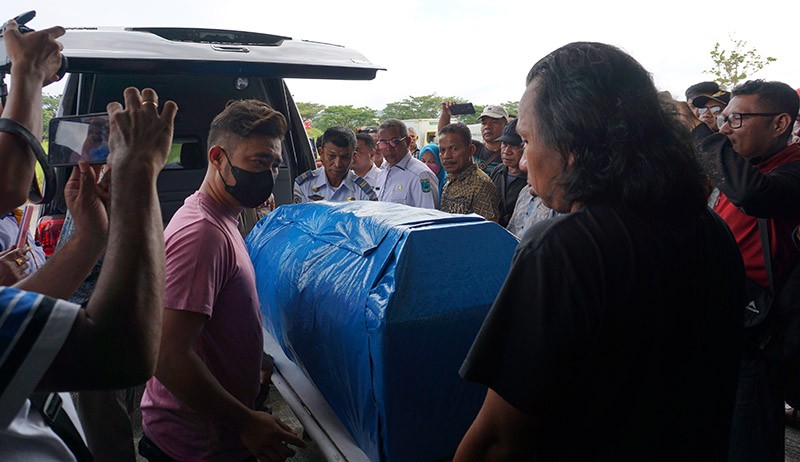 Jenazah Korban Isu Penculikan Anak Dibawa dari Kota Sorong ke Bau-Bau - Bagian 1