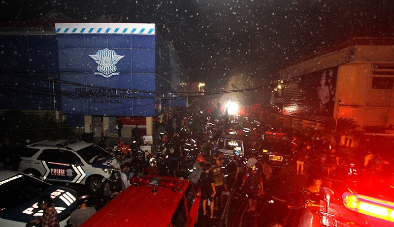 Markas Polda Kalsel Kebakaran, Ratusan Pemadam Dikerahkan - Bagian 3