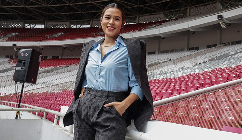 Gaya Raisa Pakai Setelan Jas di Stadion Utama GBK Jelang Konser Tunggal - Bagian 2