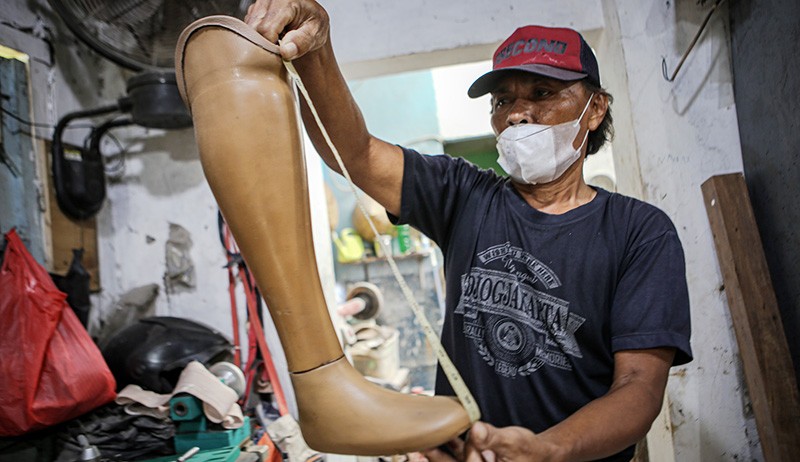 Pembuatan Tangan dan Kaki Palsu, Harga hingga Rp30 Juta - Bagian 3