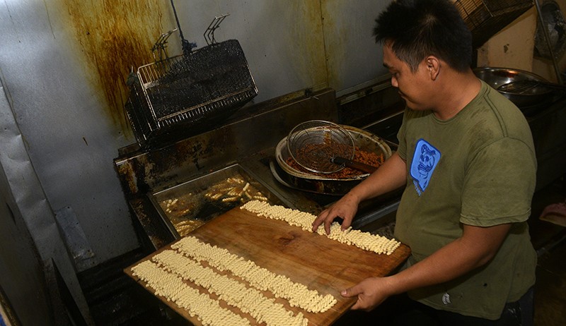 Dampak Minyak Goreng Curah Langka, Industri Kue Rumahan Kurangi Produksi - Bagian 1