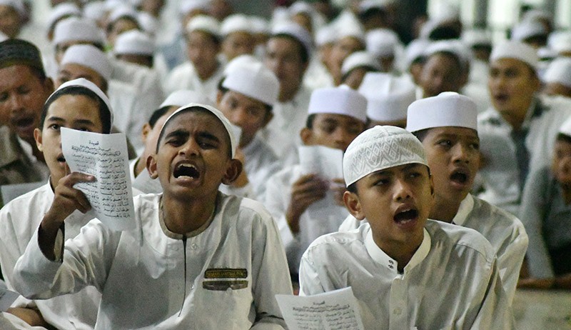 1.000 Kali Khataman Alquran Sambut Bulan Rajab - Bagian 1