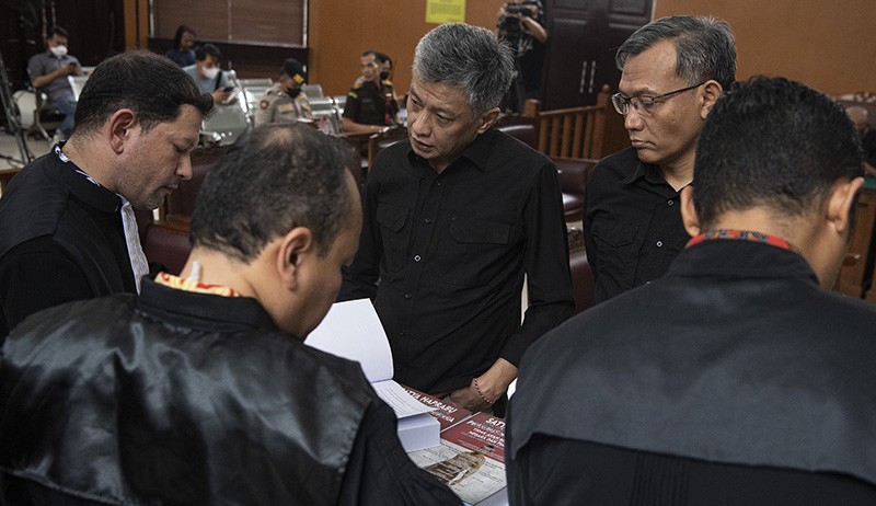 Hendra Kuniawan dan Agus Nurpatria Kompak Berbaju Hitam Bacakan Pleidoi - Bagian 2