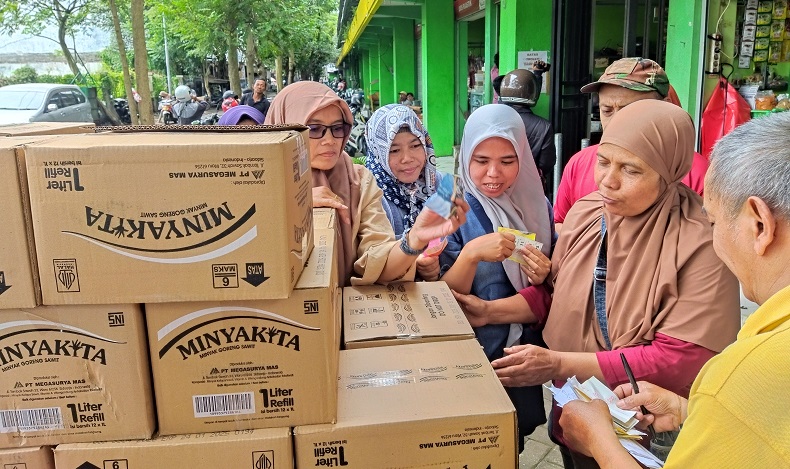 Minyak Goreng Bersubsidi di Malang Langka, Operasi Pasar Ramai Diserbu Pedagang 