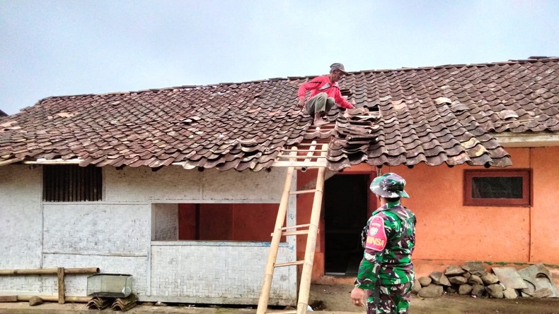 50 Rumah di Sukabumi Rusak Diterjang Angin Kencang, Nagrak Paling Parah