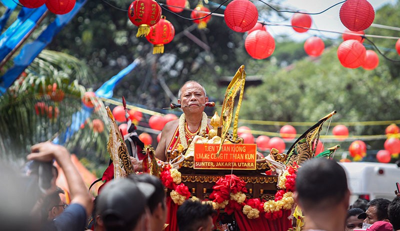 Wajah Tatung Ditusuk Besi Meriahkan Cap Go Meh di Glodok Jakarta - Bagian 2
