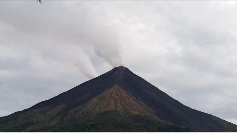 Aktivitas Vulkanis Gunung Api Karangetang Meningkat, Status Masih Level 2 Waspada
