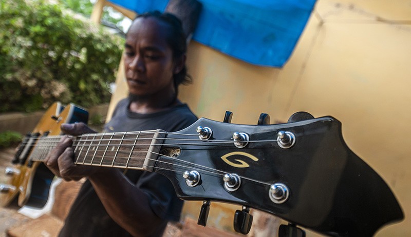 Dapat Ilmu dari Lapas, Para Mantan Napi Kini Mampu Memproduksi Gitar - Bagian 2