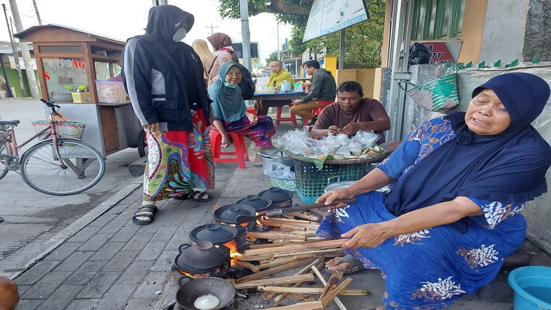Nikmatnya Kue Serabi Mbok Siwas, Jajanan yang Melegenda di Pemalang