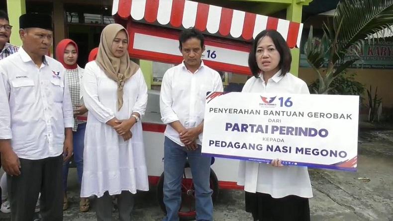 Dapat Gerobak dari Partai Perindo, Pedagang Sego Megono di Wonosobo Semringah