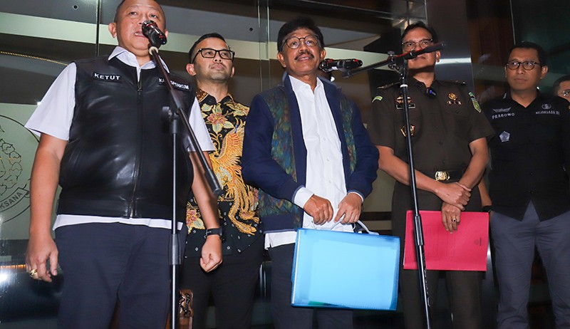 Menkominfo Johnny G Plate Diperiksa Penyidik Kejagung 9 Jam - Bagian 2