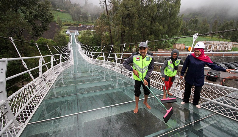 Jembatan Kaca Bromo Sepanjang 120 Meter, Berani Lewat? - Bagian 2