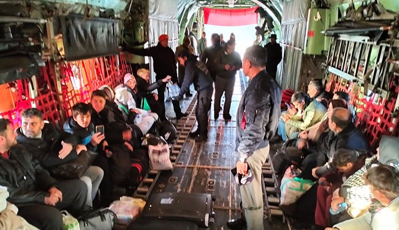 Potret Korban Gempa Turki Naik Hercules C-130 TNI AU sebagai Transportasi - Bagian 1