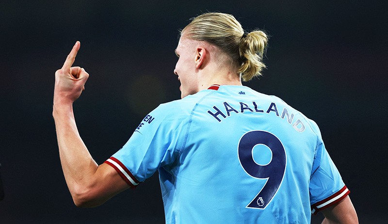 Manchester City Kudeta Arsenal di Puncak Klasemen Liga Inggris - Bagian 1