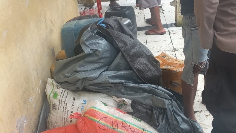 Razia Angkutan Umum di Ambon, Polisi Amankan 5.000 Liter Miras Sopi