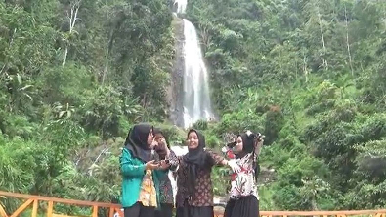 Menikmati Kesejukan Air Terjun Curug Pletuk di Kabupaten Banjarnegara
