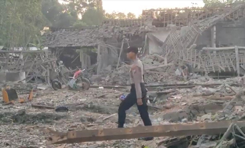 Kronologi Ledakan Dahsyat di Blitar, Terdengar Suara Keras hingga Getaran seperti Gempa