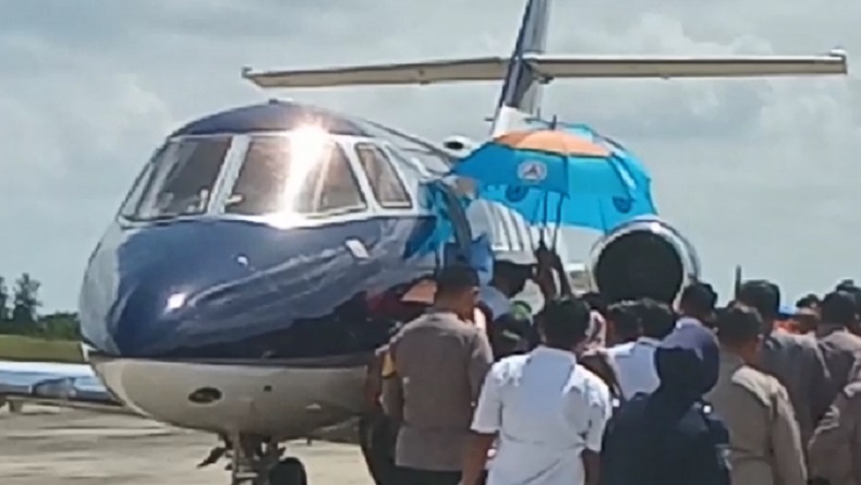 Penampakan Pesawat Khusus Angkut Kapolda Jambi Terbang ke Jakarta