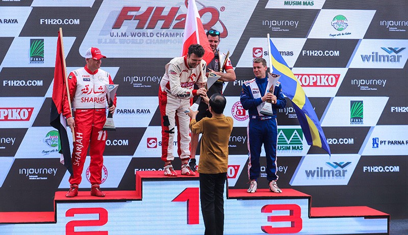 Bartek Marszalek Juara F1 PowerBoat, Presiden Jokowi Serahkan Trofi - Bagian 1