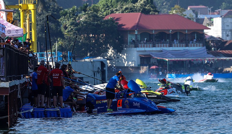 Kualifikasi Tercepat, Bartek Marszalek Start Terdepan Balapan F1 PowerBoat - Bagian 5