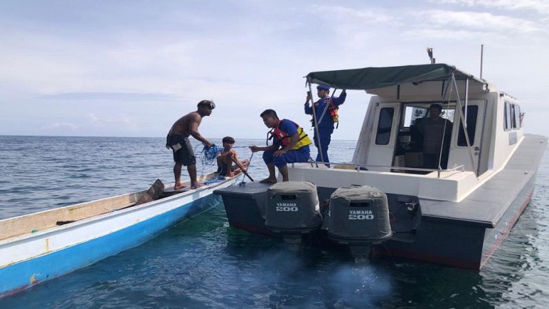 Perahu Terbalik, 3 Nelayan Terombang-ambing di Perairan Pulau Satonda Dievakuasi