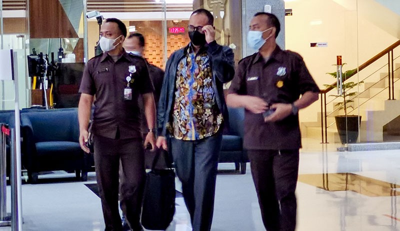 Ekspresi Rafael Alun Trisambodo Minta Dikasihani usai Diperiksa KPK 8,5 Jam - Bagian 2