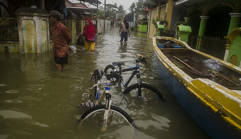Puluhan Ribu Jiwa Terdampak Banjir di Karawang - Bagian 2