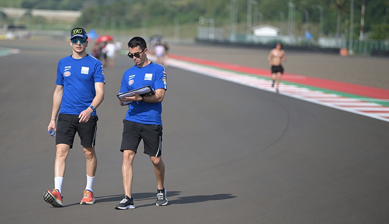 Pembalap dan Kru Keliling Lintasan Jelang WSBK 2023 di Sirkuit Mandalika - Bagian 2