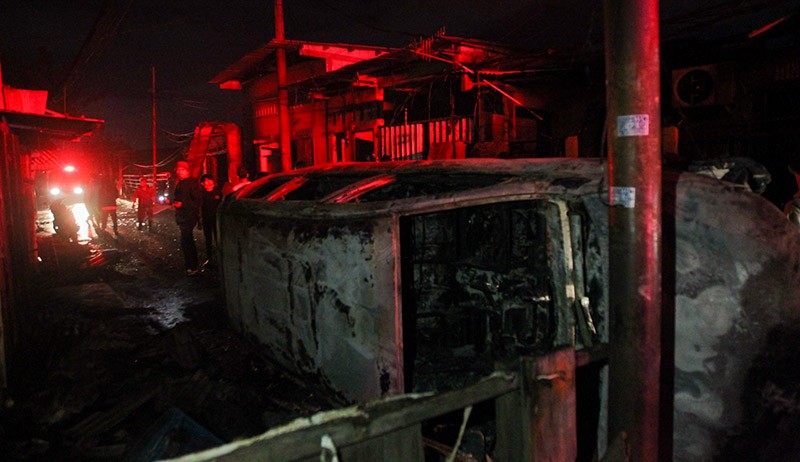 Penampakan Mobil-Mobil Warga Hangus Akibat Kebakaran Depo Pertamina Plumpang - Bagian 2