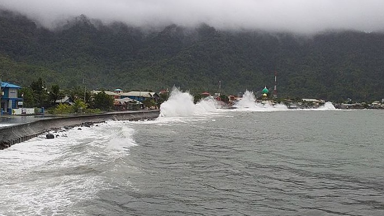 BMKG Keluarkan Peringatan Gelombang Tinggi 3 Meter di Selat Bali 