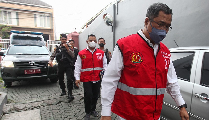 2 Terdakwa Tragedi Kanjuruhan Divonis 1 Tahun dan 1,5 Tahun Penjara - Bagian 1